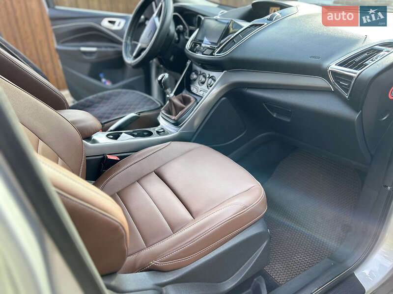 Внедорожник / Кроссовер Ford Kuga 2015 в Измаиле фото 10 Внедорожник / Кроссовер Ford Kuga 2015 в Измаиле