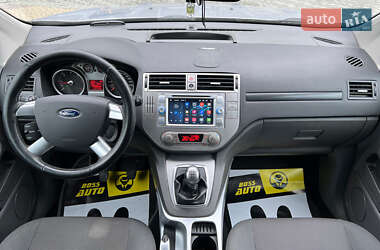 Внедорожник / Кроссовер Ford Kuga 2012 в 