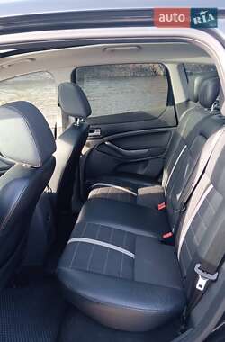 Внедорожник / Кроссовер Ford Kuga 2011 в 