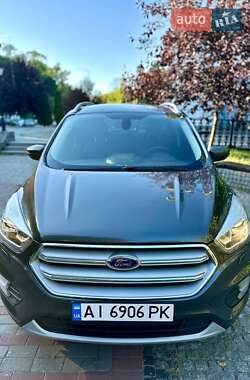 Внедорожник / Кроссовер Ford Kuga 2019 в 