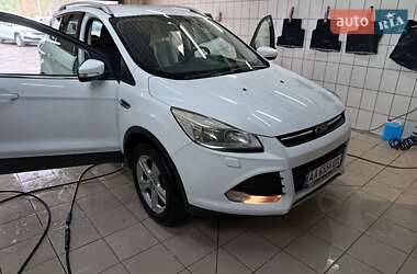 Внедорожник / Кроссовер Ford Kuga 2015 в 