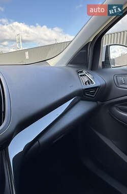 Внедорожник / Кроссовер Ford Kuga 2019 в 