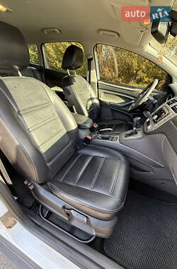 Внедорожник / Кроссовер Ford Kuga 2011 в 