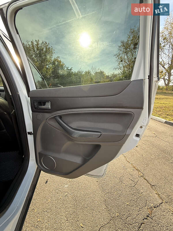 Внедорожник / Кроссовер Ford Kuga 2011 в Харькове