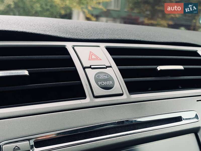 Внедорожник / Кроссовер Ford Kuga 2009 в Николаеве