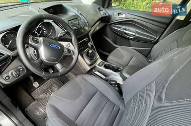 Внедорожник / Кроссовер Ford Kuga 2013 в 