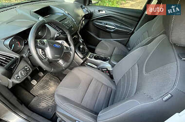Внедорожник / Кроссовер Ford Kuga 2013 в 
