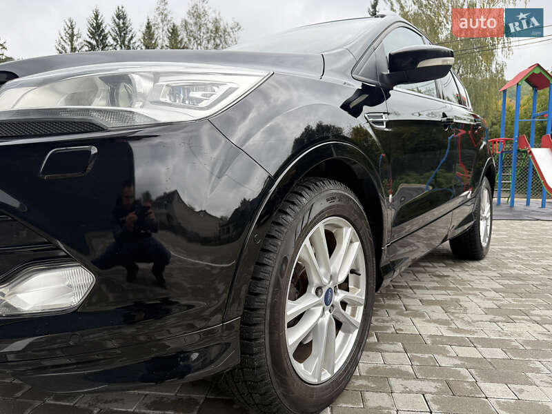 Внедорожник / Кроссовер Ford Kuga 2016 в Кременце