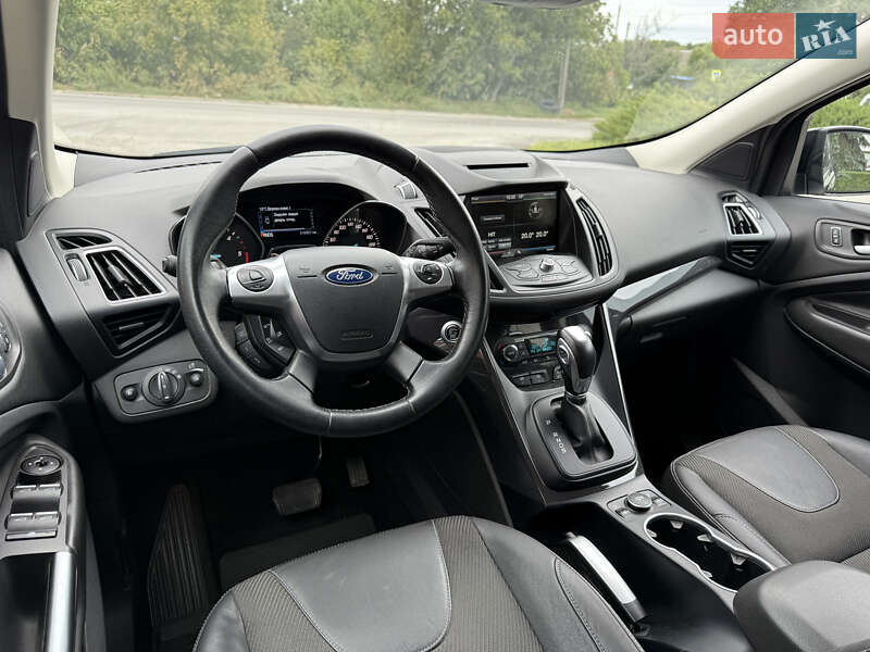 Внедорожник / Кроссовер Ford Kuga 2016 в Кременце
