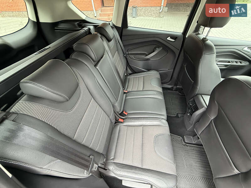 Внедорожник / Кроссовер Ford Kuga 2016 в Кременце