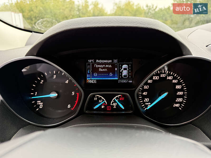 Внедорожник / Кроссовер Ford Kuga 2016 в Кременце
