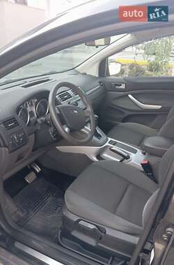 Внедорожник / Кроссовер Ford Kuga 2011 в 