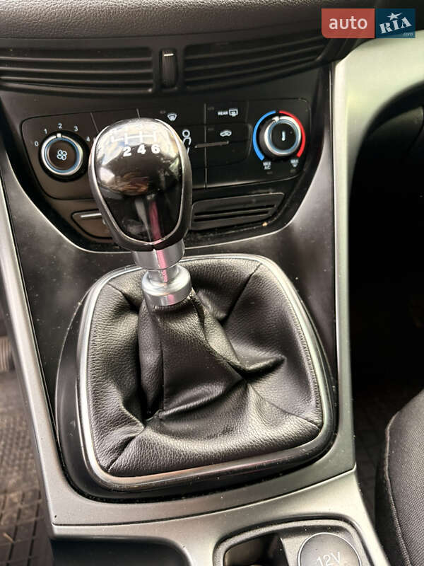 Внедорожник / Кроссовер Ford Kuga 2017 в Киеве фото 15 Внедорожник / Кроссовер Ford Kuga 2017 в Киеве