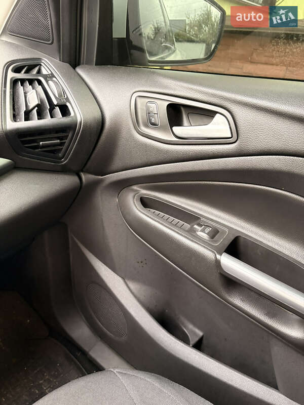 Внедорожник / Кроссовер Ford Kuga 2017 в Киеве фото 11 Внедорожник / Кроссовер Ford Kuga 2017 в Киеве