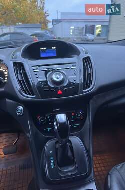 Позашляховик / Кросовер Ford Kuga 2013 в  фото 8 Позашляховик / Кросовер Ford Kuga 2013 в