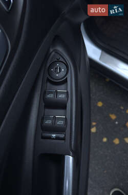 Позашляховик / Кросовер Ford Kuga 2013 в  фото 13 Позашляховик / Кросовер Ford Kuga 2013 в