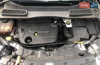 Внедорожник / Кроссовер Ford Kuga 2013 в 