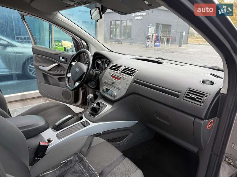 Внедорожник / Кроссовер Ford Kuga 2012 в Запорожье