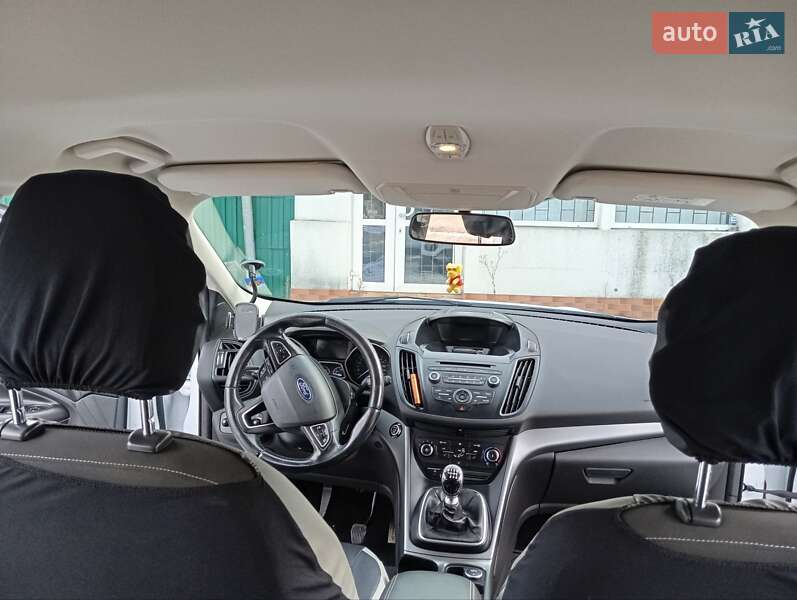 Внедорожник / Кроссовер Ford Kuga 2017 в Моршине