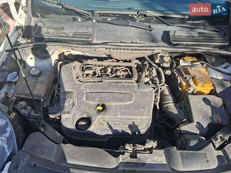 Внедорожник / Кроссовер Ford Kuga 2011 в Гадяче