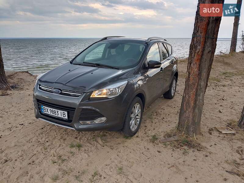 Внедорожник / Кроссовер Ford Kuga 2016 в 