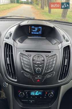 Внедорожник / Кроссовер Ford Kuga 2013 в 