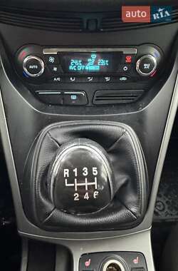 Внедорожник / Кроссовер Ford Kuga 2013 в 