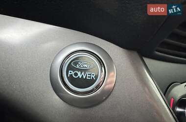 Внедорожник / Кроссовер Ford Kuga 2013 в 