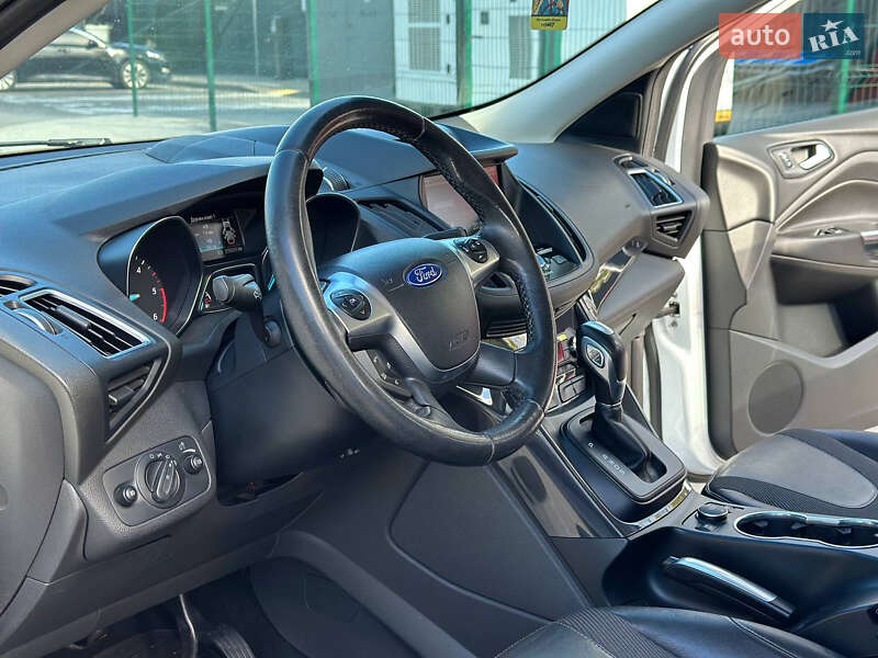 Внедорожник / Кроссовер Ford Kuga 2016 в Днепре
