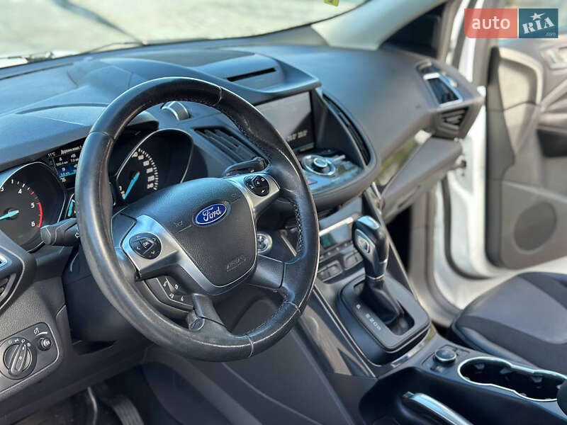 Внедорожник / Кроссовер Ford Kuga 2016 в Днепре