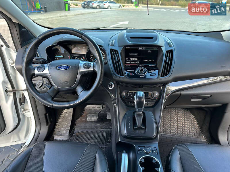 Внедорожник / Кроссовер Ford Kuga 2016 в Днепре