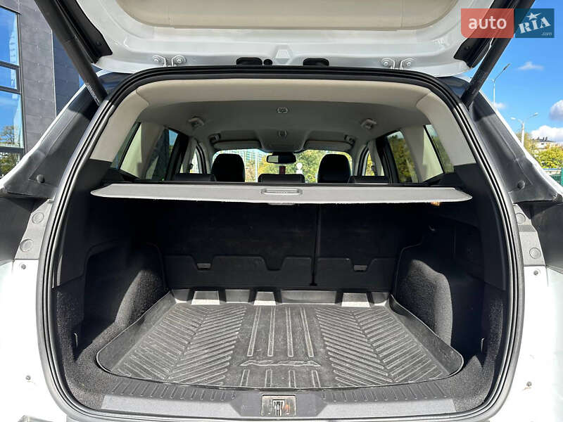 Внедорожник / Кроссовер Ford Kuga 2016 в Днепре