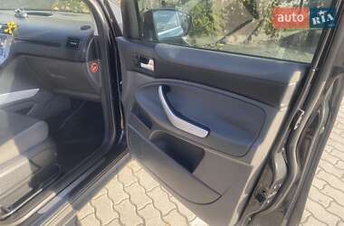 Внедорожник / Кроссовер Ford Kuga 2012 в 