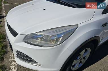 Внедорожник / Кроссовер Ford Kuga 2013 в 