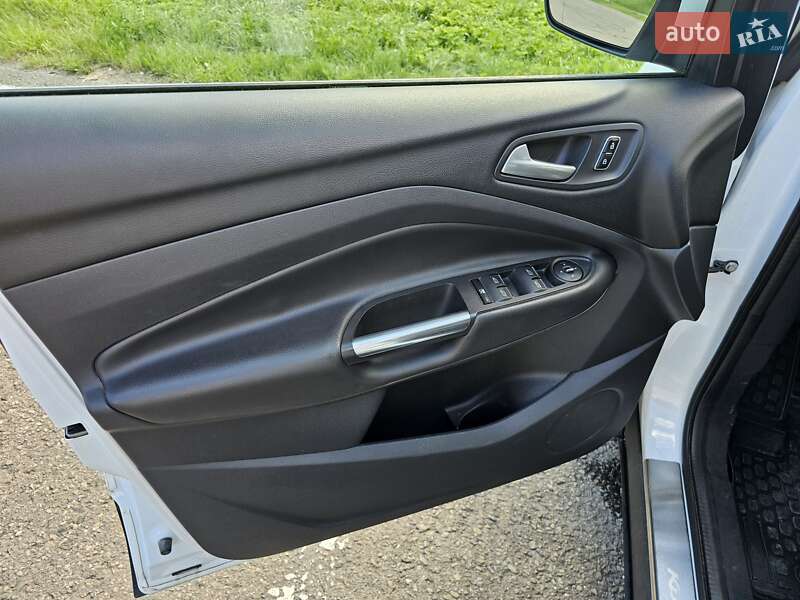 Позашляховик / Кросовер Ford Kuga 2013 в Львові