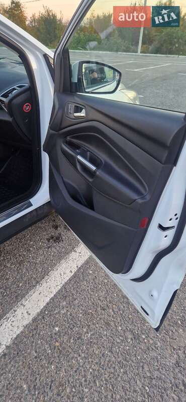 Внедорожник / Кроссовер Ford Kuga 2013 в Черновцах