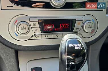 Позашляховик / Кросовер Ford Kuga 2012 в 