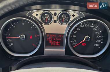 Позашляховик / Кросовер Ford Kuga 2012 в 