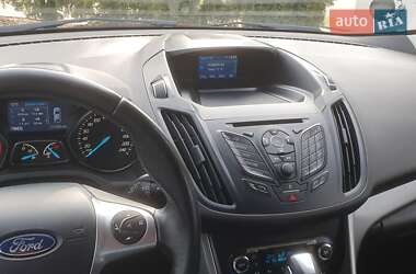 Позашляховик / Кросовер Ford Kuga 2016 в  фото 3 Позашляховик / Кросовер Ford Kuga 2016 в