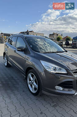 Позашляховик / Кросовер Ford Kuga 2014 в  фото 3 Позашляховик / Кросовер Ford Kuga 2014 в