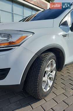 Внедорожник / Кроссовер Ford Kuga 2009 в 