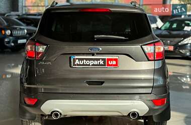 Внедорожник / Кроссовер Ford Kuga 2017 в 