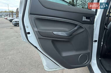 Позашляховик / Кросовер Ford Kuga 2010 в 
