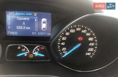 Позашляховик / Кросовер Ford Kuga 2013 в  фото 19 Позашляховик / Кросовер Ford Kuga 2013 в