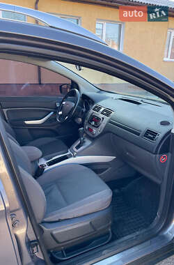 Внедорожник / Кроссовер Ford Kuga 2012 в 