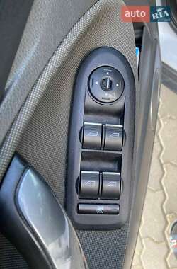 Внедорожник / Кроссовер Ford Kuga 2011 в 