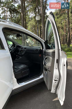 Внедорожник / Кроссовер Ford Kuga 2011 в 