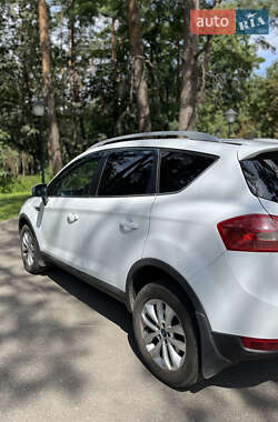 Внедорожник / Кроссовер Ford Kuga 2011 в 