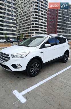 Позашляховик / Кросовер Ford Kuga 2018 в Києві