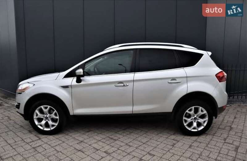 Позашляховик / Кросовер Ford Kuga 2011 в 